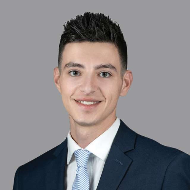 Victor Little 2025 Headshot.jpg