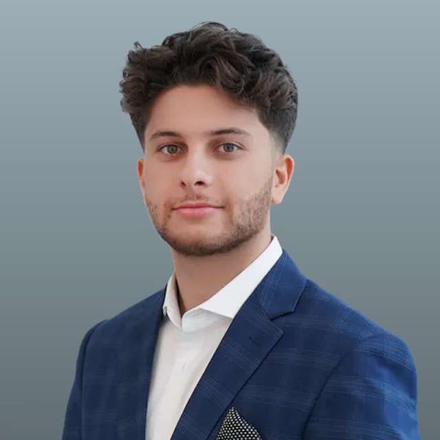 Sam Esmaeili headshot 2025.jpg